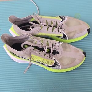 Nike Zoom Gravity Athletic Running Shoes